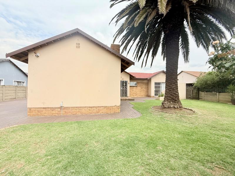 3 Bedroom Property for Sale in Vanderbijlpark SE 6 Gauteng