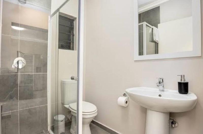 2 Bedroom Property for Sale in Vorna Valley Gauteng