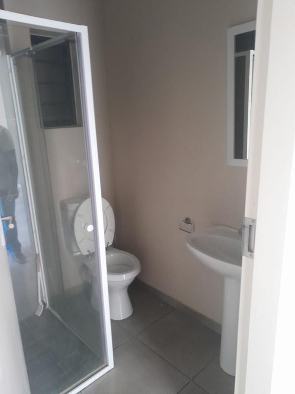 2 Bedroom Property for Sale in Vorna Valley Gauteng
