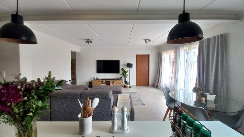 3 Bedroom Property for Sale in Glen Marais Gauteng