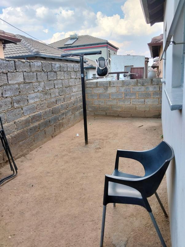 2 Bedroom Property for Sale in Clayville Gauteng