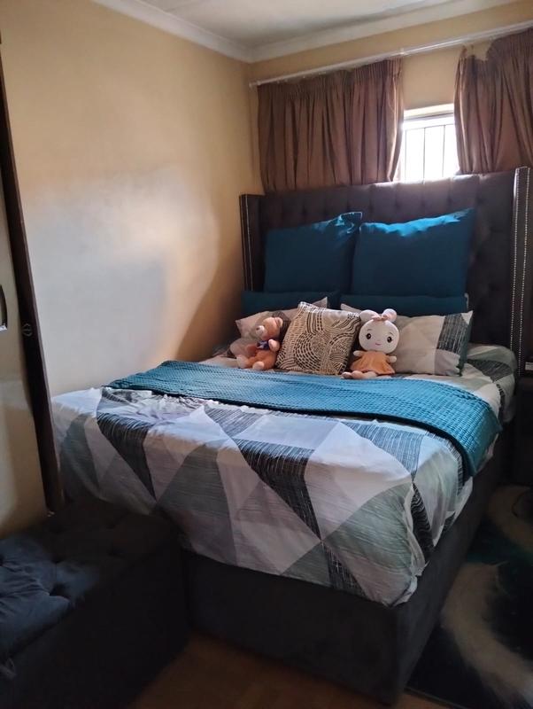 2 Bedroom Property for Sale in Clayville Gauteng