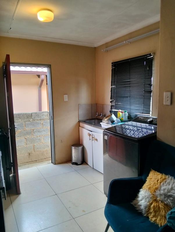 2 Bedroom Property for Sale in Clayville Gauteng