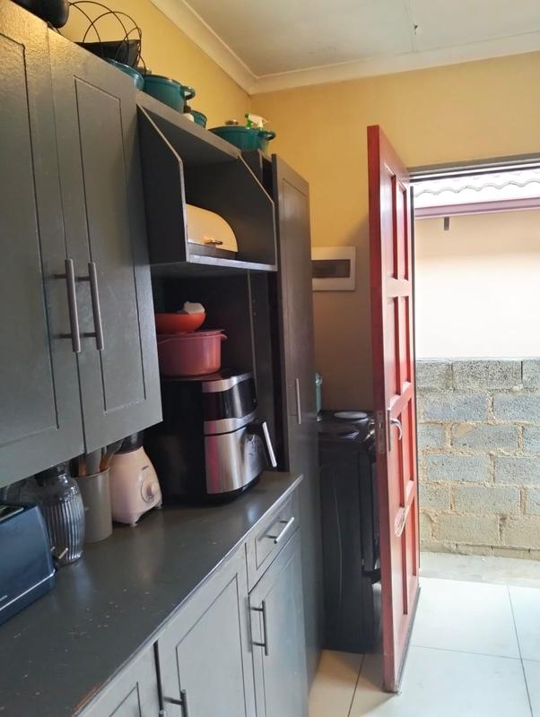 2 Bedroom Property for Sale in Clayville Gauteng