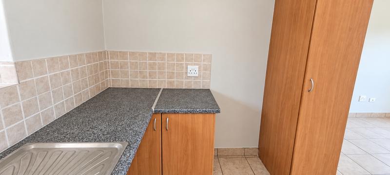1 Bedroom Property for Sale in Kosmosdal Gauteng
