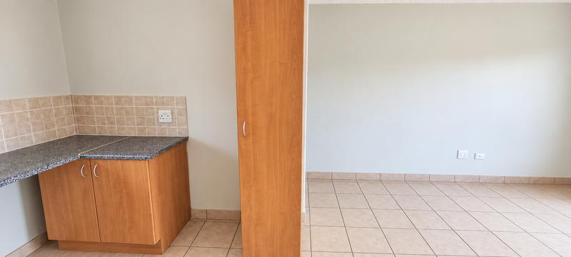 1 Bedroom Property for Sale in Kosmosdal Gauteng