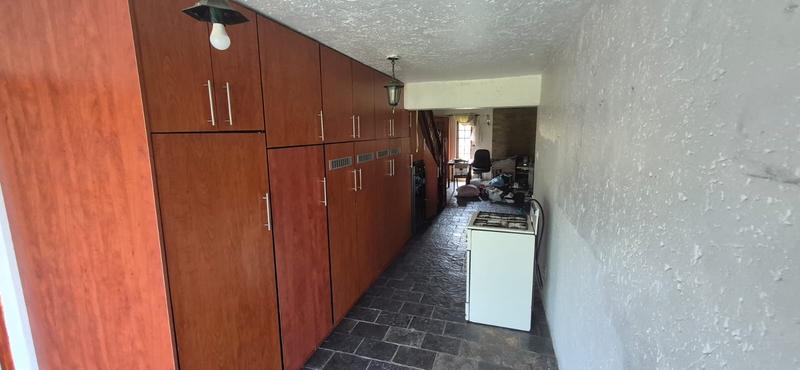 7 Bedroom Property for Sale in Mnandi Gauteng