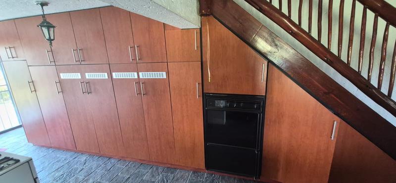 7 Bedroom Property for Sale in Mnandi Gauteng