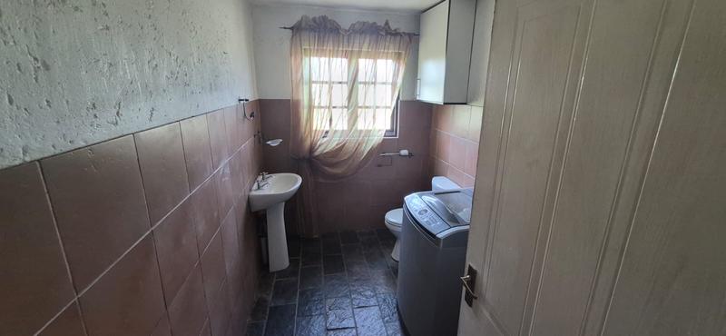 7 Bedroom Property for Sale in Mnandi Gauteng