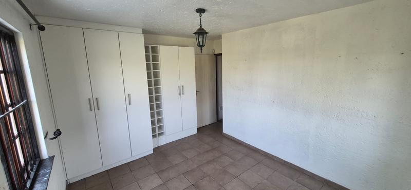 7 Bedroom Property for Sale in Mnandi Gauteng