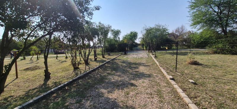 7 Bedroom Property for Sale in Mnandi Gauteng