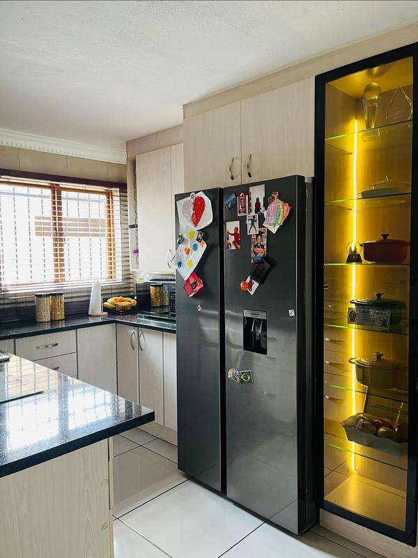 3 Bedroom Property for Sale in Rooihuiskraal North Gauteng