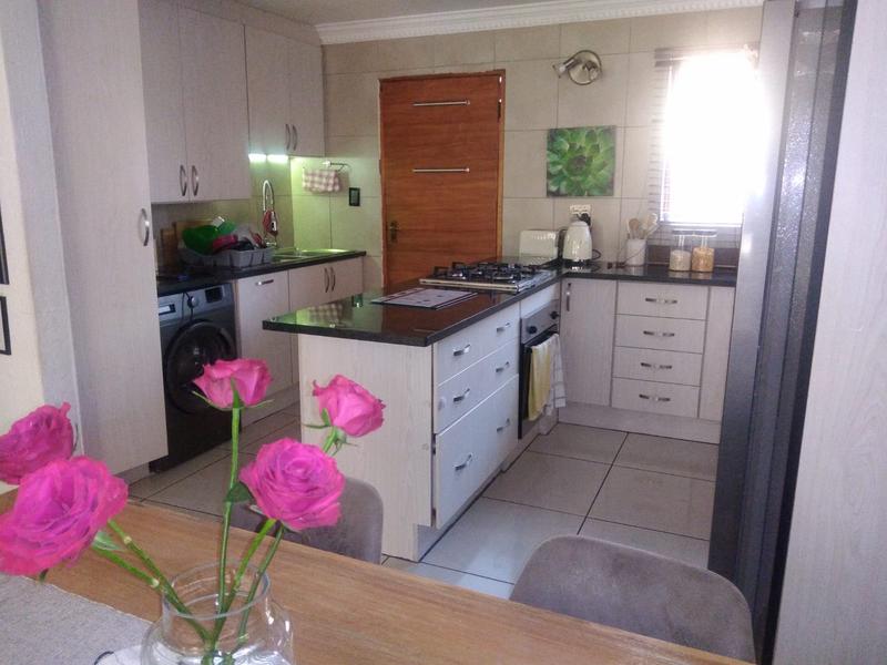 3 Bedroom Property for Sale in Rooihuiskraal North Gauteng