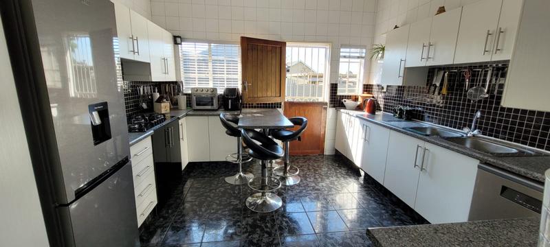3 Bedroom Property for Sale in Brackenhurst Gauteng