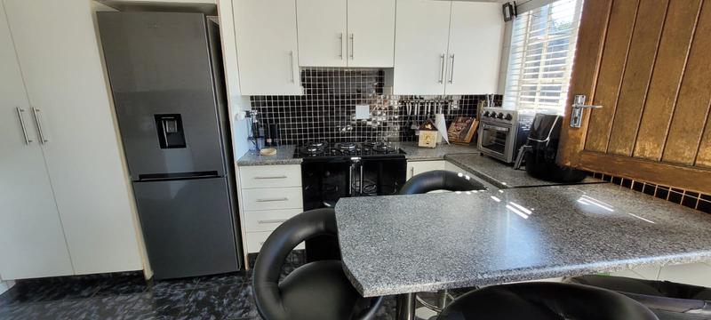 3 Bedroom Property for Sale in Brackenhurst Gauteng