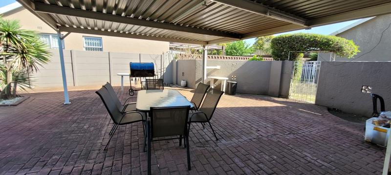 3 Bedroom Property for Sale in Brackenhurst Gauteng