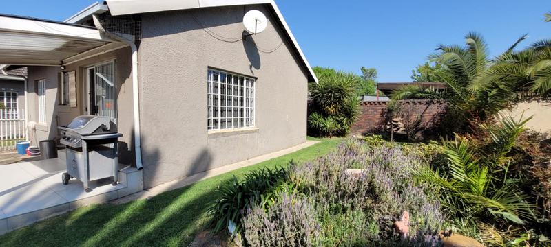 3 Bedroom Property for Sale in Brackenhurst Gauteng