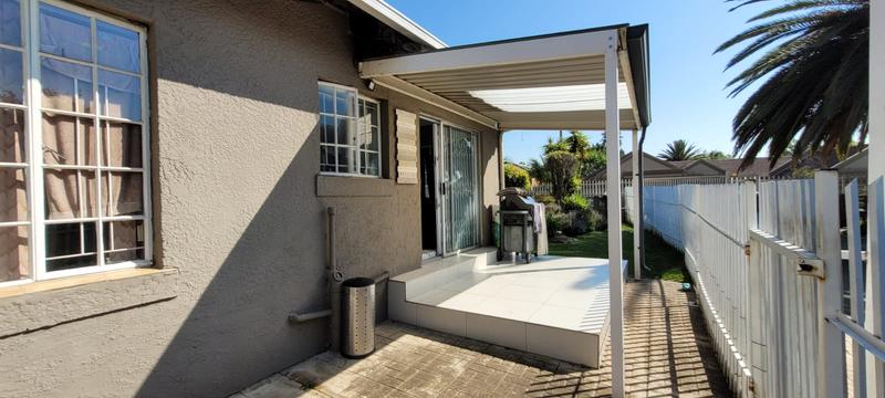 3 Bedroom Property for Sale in Brackenhurst Gauteng