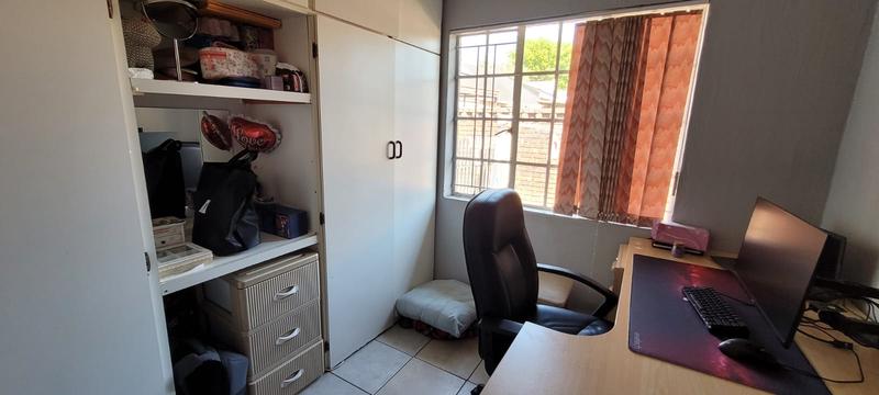 3 Bedroom Property for Sale in Brackenhurst Gauteng