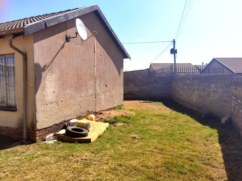 2 Bedroom Property for Sale in Diepkloof Gauteng
