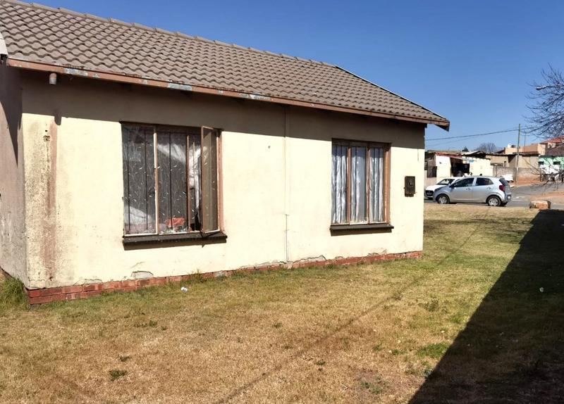 2 Bedroom Property for Sale in Diepkloof Gauteng