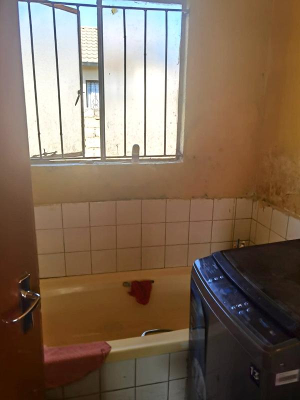 2 Bedroom Property for Sale in Diepkloof Gauteng