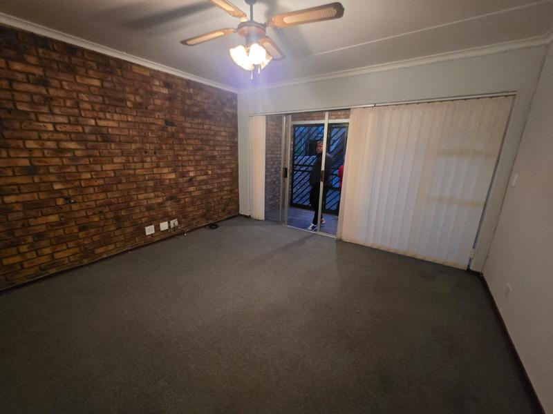 To Let 2 Bedroom Property for Rent in Beyers Park Gauteng