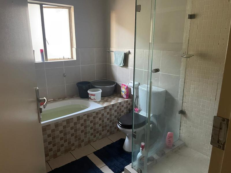 To Let 2 Bedroom Property for Rent in Beyers Park Gauteng