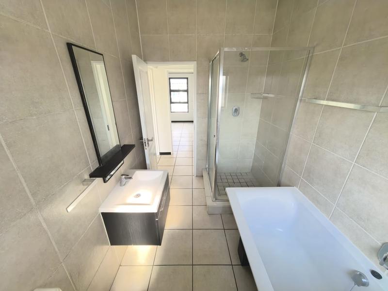 2 Bedroom Property for Sale in Greenstone Hill Gauteng