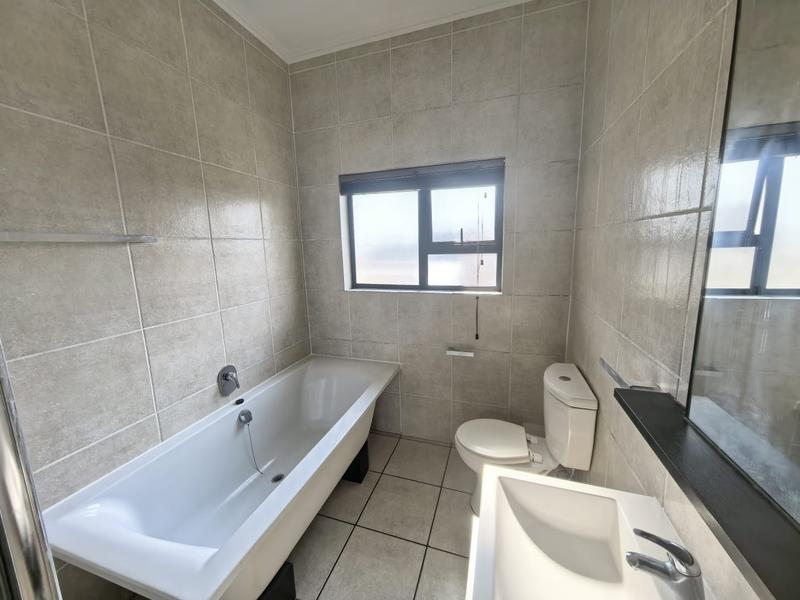 2 Bedroom Property for Sale in Greenstone Hill Gauteng