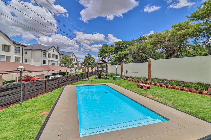 2 Bedroom Property for Sale in Greenstone Hill Gauteng