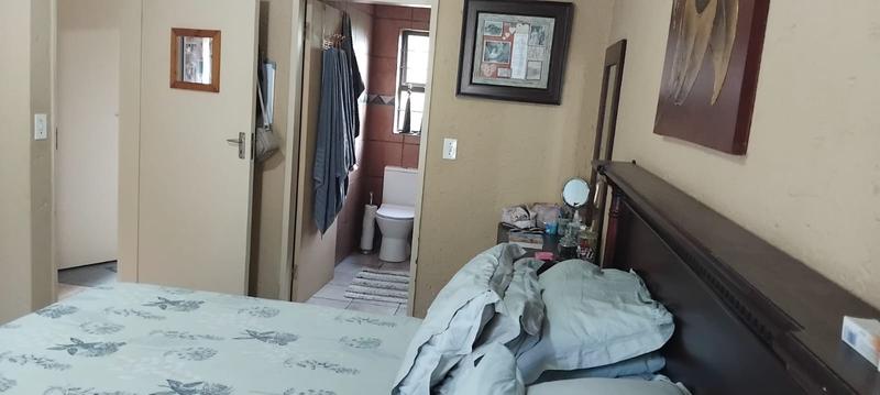 2 Bedroom Property for Sale in Roodekrans Gauteng