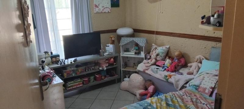 2 Bedroom Property for Sale in Roodekrans Gauteng