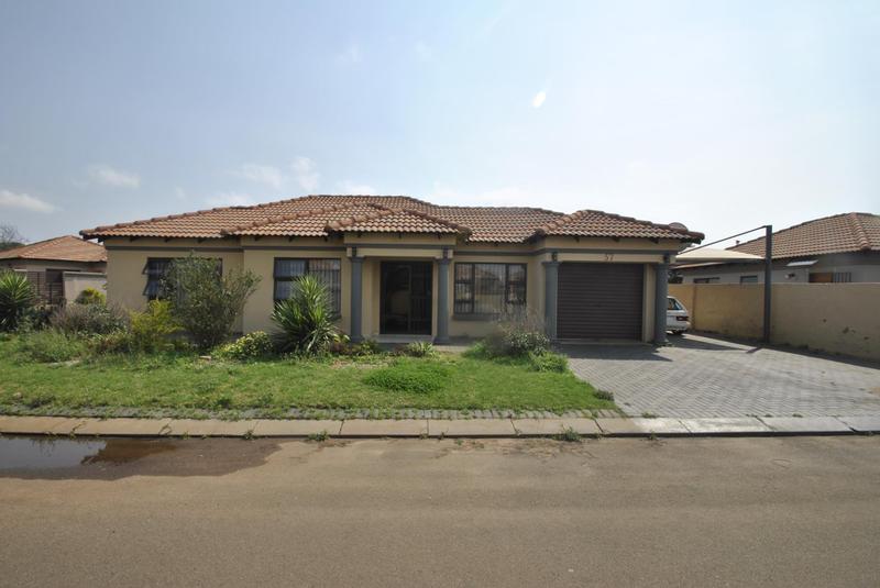 4 Bedroom Property for Sale in Dawn Park Gauteng