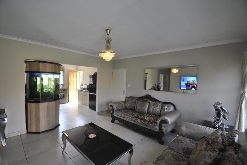 4 Bedroom Property for Sale in Dawn Park Gauteng