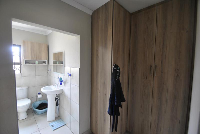 4 Bedroom Property for Sale in Dawn Park Gauteng