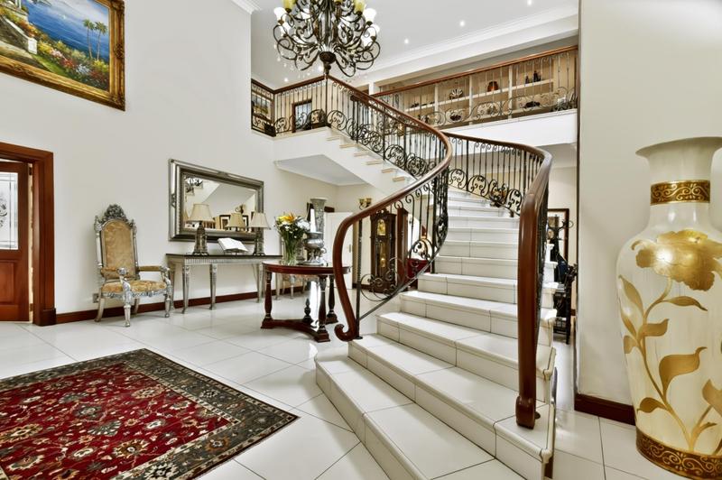 6 Bedroom Property for Sale in Northcliff Gauteng