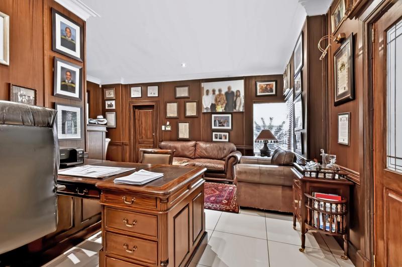 6 Bedroom Property for Sale in Northcliff Gauteng