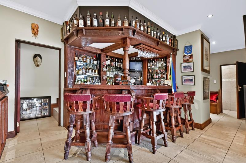6 Bedroom Property for Sale in Northcliff Gauteng