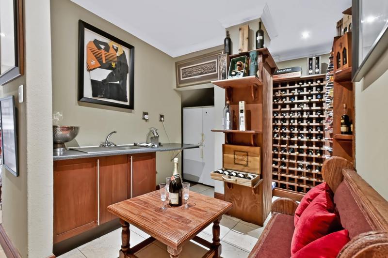 6 Bedroom Property for Sale in Northcliff Gauteng