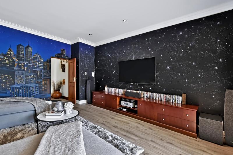 6 Bedroom Property for Sale in Northcliff Gauteng
