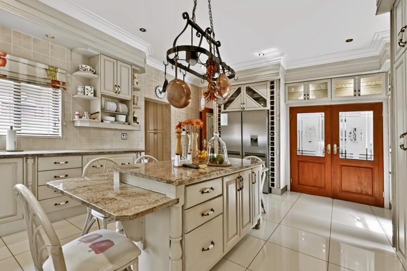 6 Bedroom Property for Sale in Northcliff Gauteng