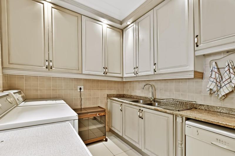 6 Bedroom Property for Sale in Northcliff Gauteng