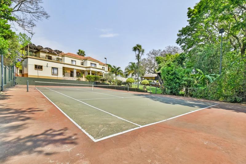6 Bedroom Property for Sale in Northcliff Gauteng