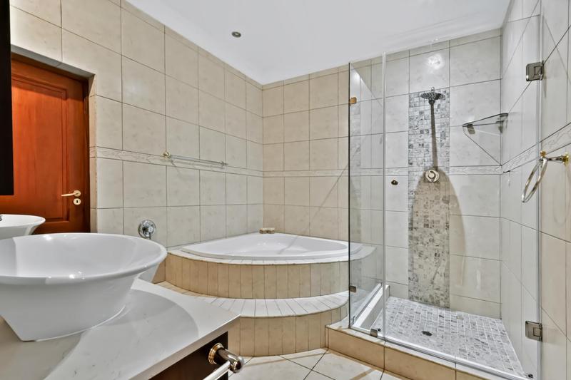6 Bedroom Property for Sale in Northcliff Gauteng
