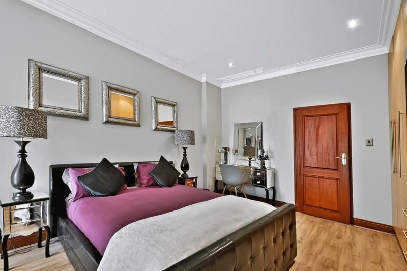 6 Bedroom Property for Sale in Northcliff Gauteng