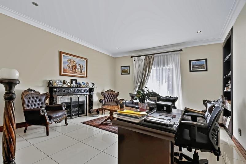 6 Bedroom Property for Sale in Northcliff Gauteng