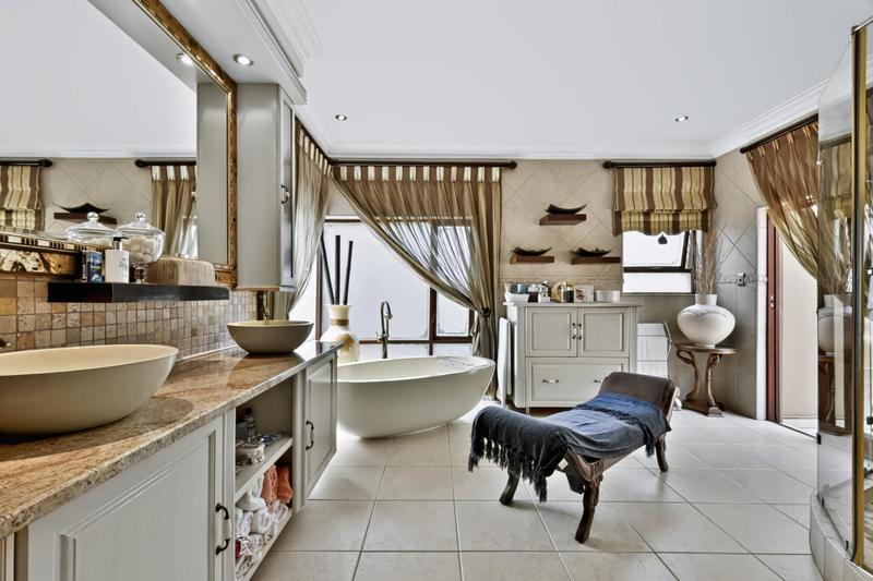 6 Bedroom Property for Sale in Northcliff Gauteng