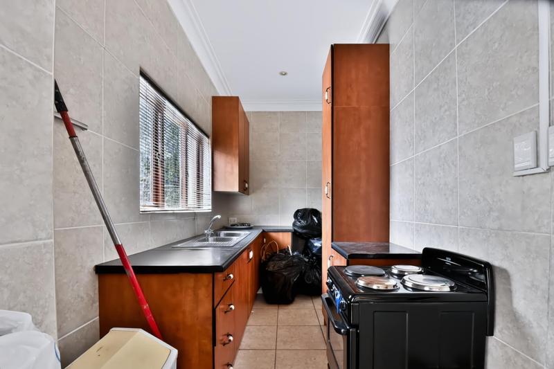 6 Bedroom Property for Sale in Northcliff Gauteng