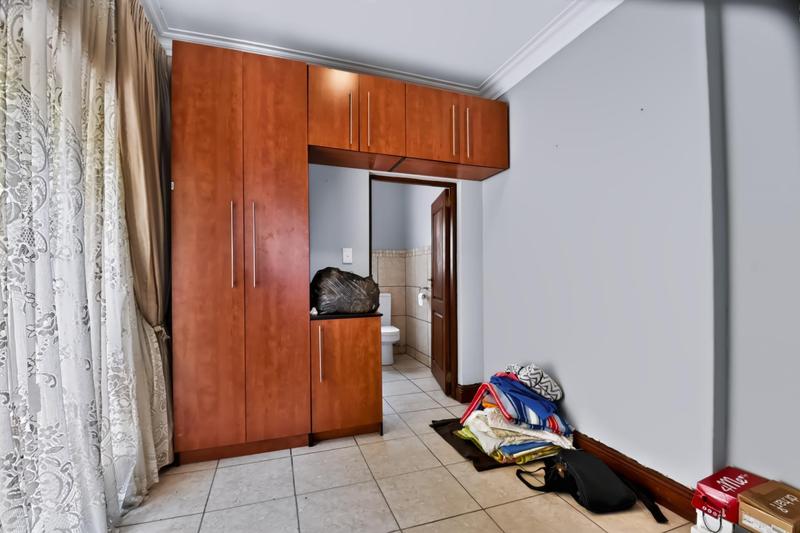6 Bedroom Property for Sale in Northcliff Gauteng